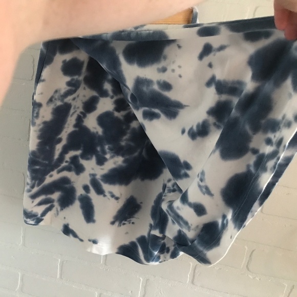 Tie Dye Blue and White Short Women Plus Size 3X - Picture 5 of 11